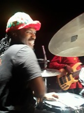 Aston-Barett-Jr-live