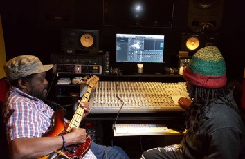 Familyman-and-Junior